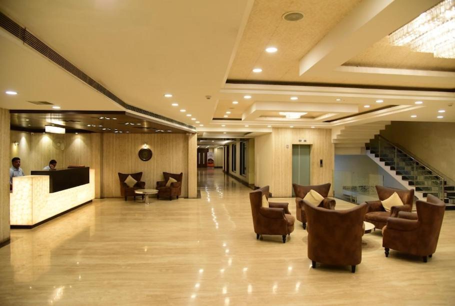 Hotel Krishna Palace Ayodhya Extérieur photo
