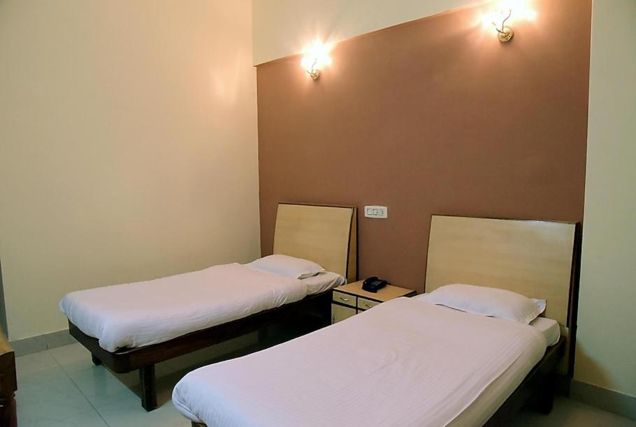 Hotel Krishna Palace Ayodhya Extérieur photo