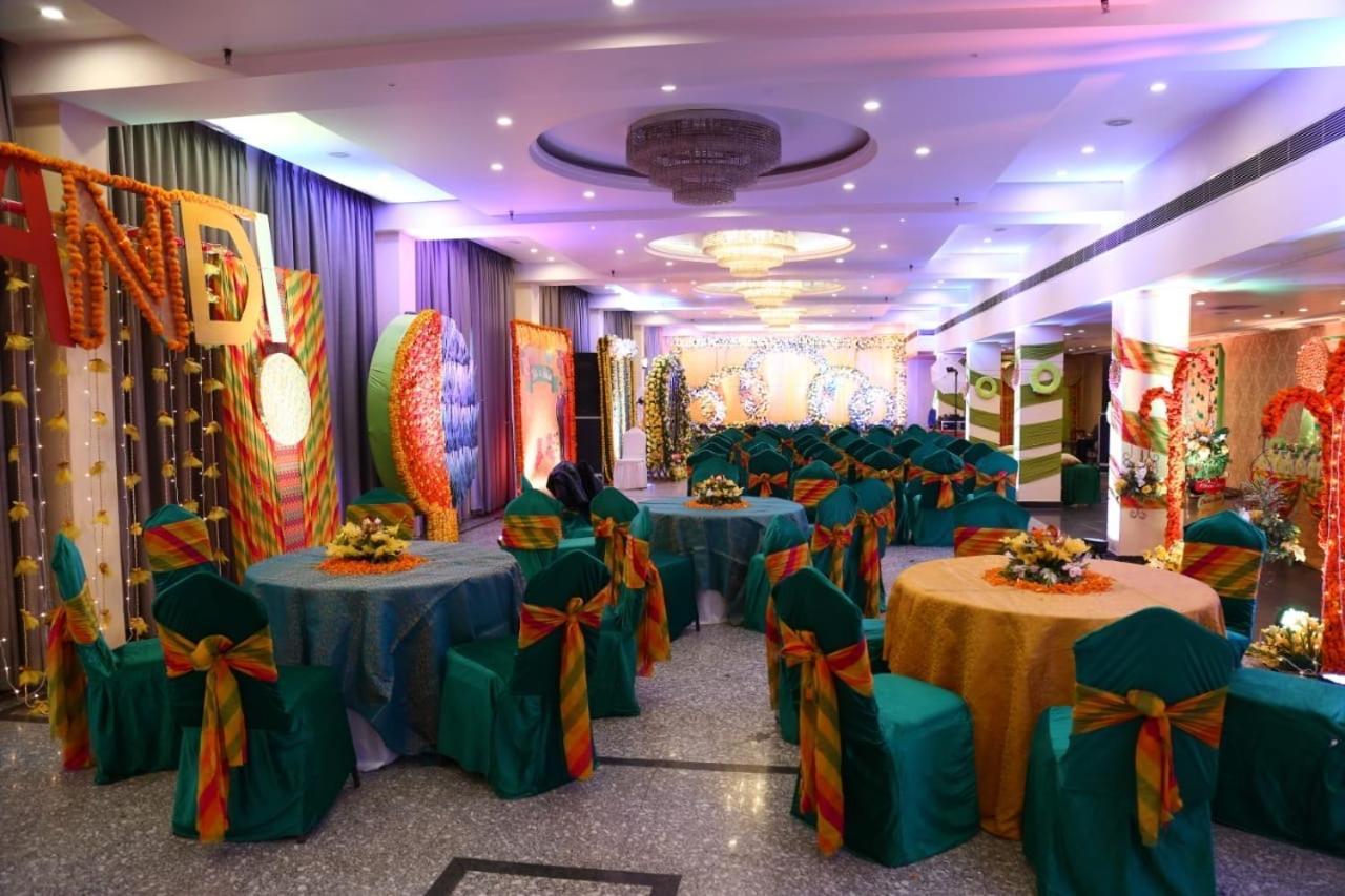 Hotel Krishna Palace Ayodhya Extérieur photo